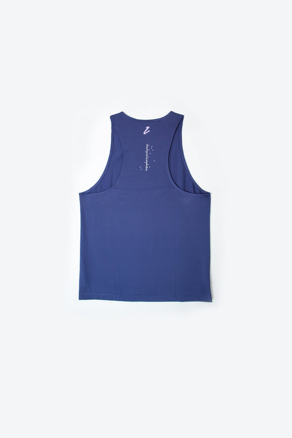 Playera sin mangas de atletismo Atmos-T para hombre vista trasera.